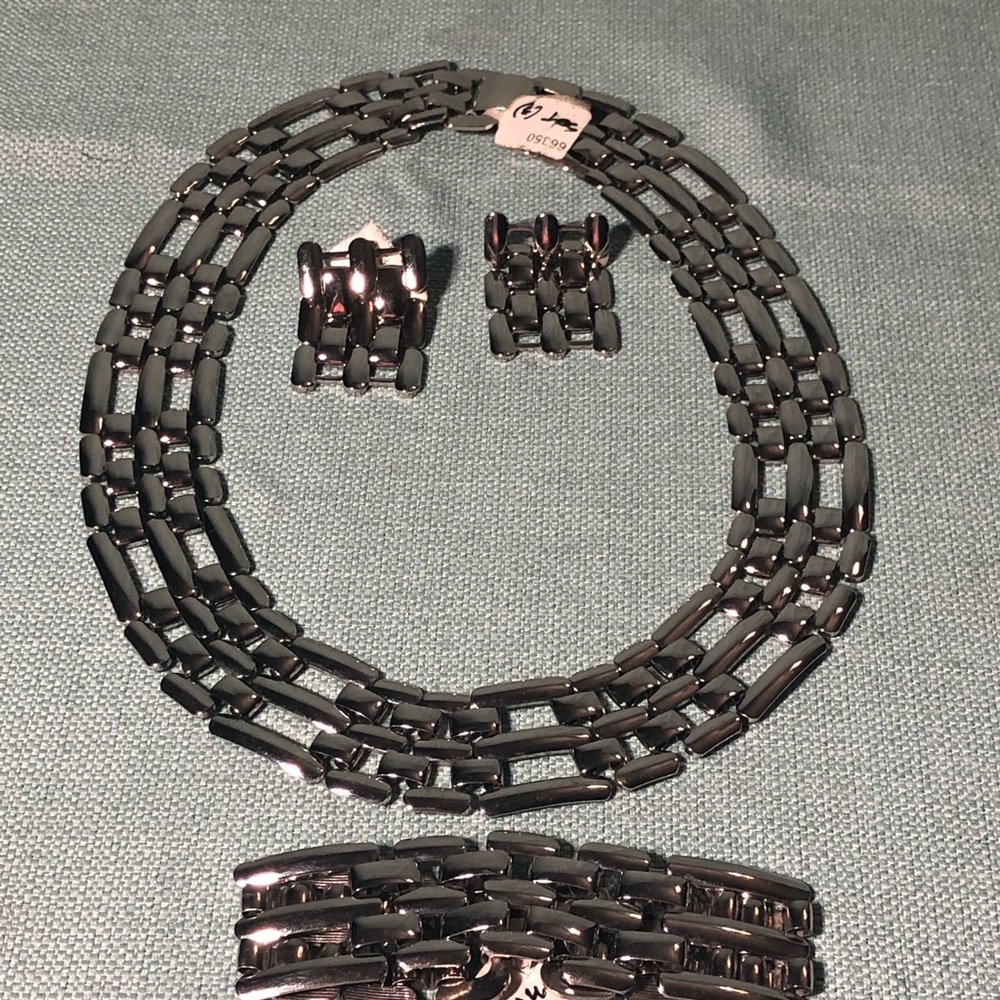 Custom jewelry silver tone